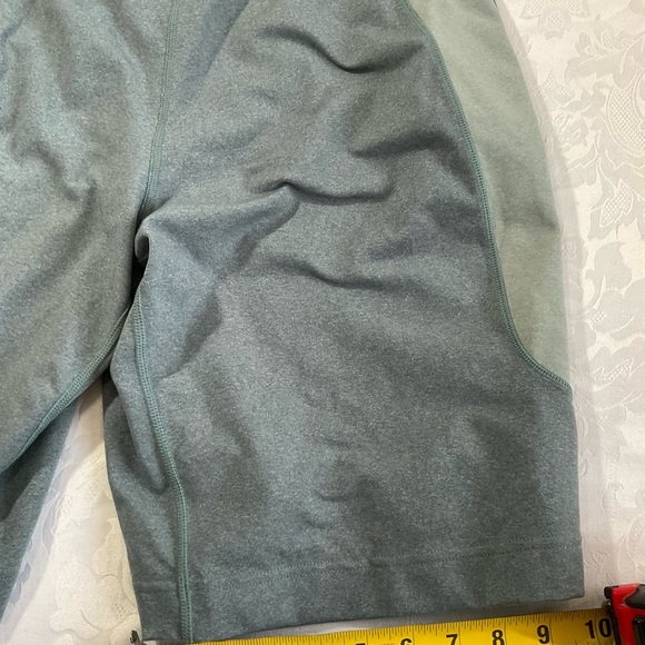 Lululemon Men’s Shorts W Liner Size Medium Sage Green Drawstring Front Yoga Wear - Picture 7 of 8